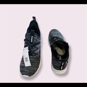 Women’s Adidas size 10 cloud form shoe